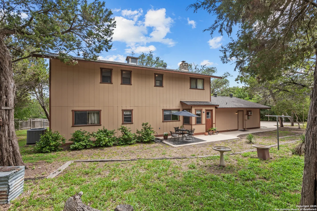 Photo of 11301 BEVERLY HILLS DR