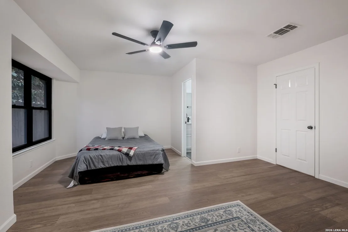 Photo of 5438 Maple Vista