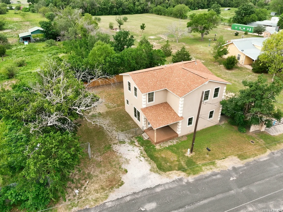 Photo of 438 CRESTHILL RD