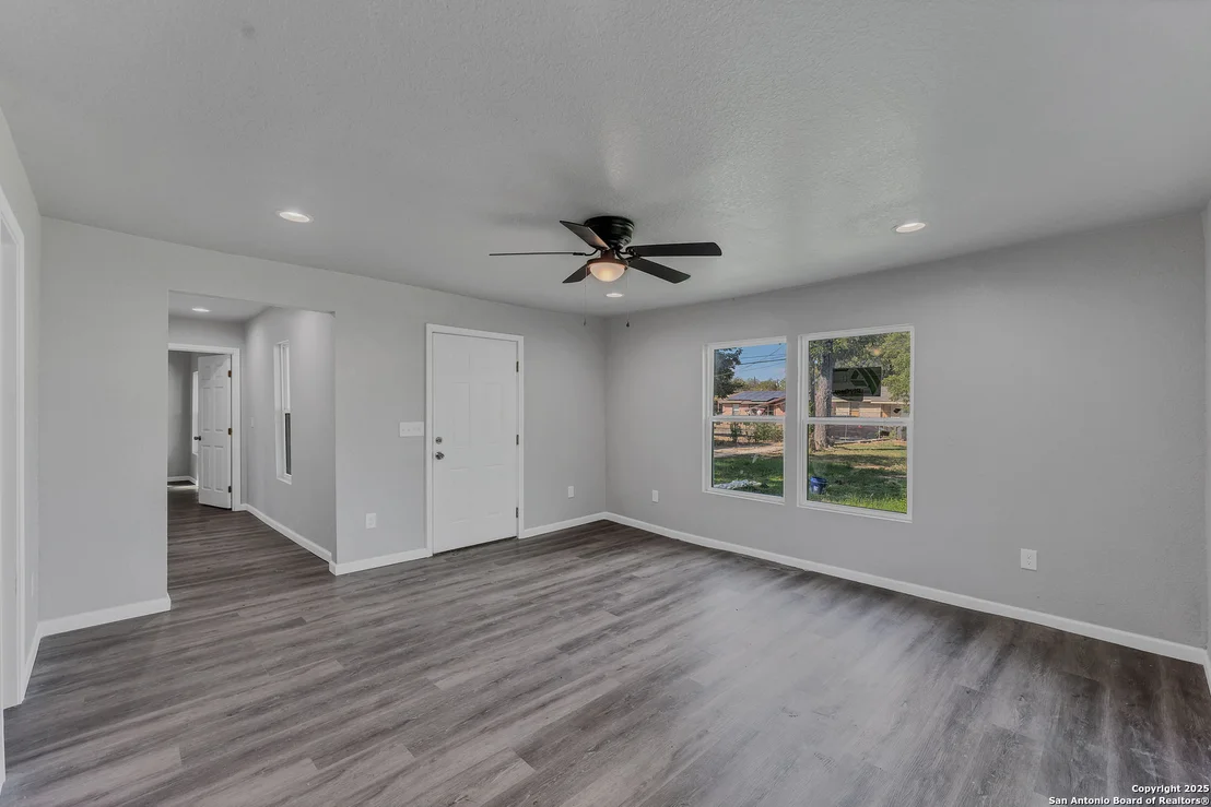 Photo of 1630 Allende