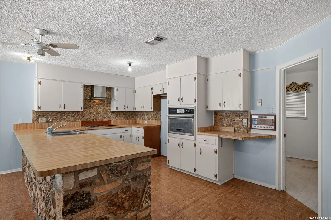 Photo of 105 DORIS DR