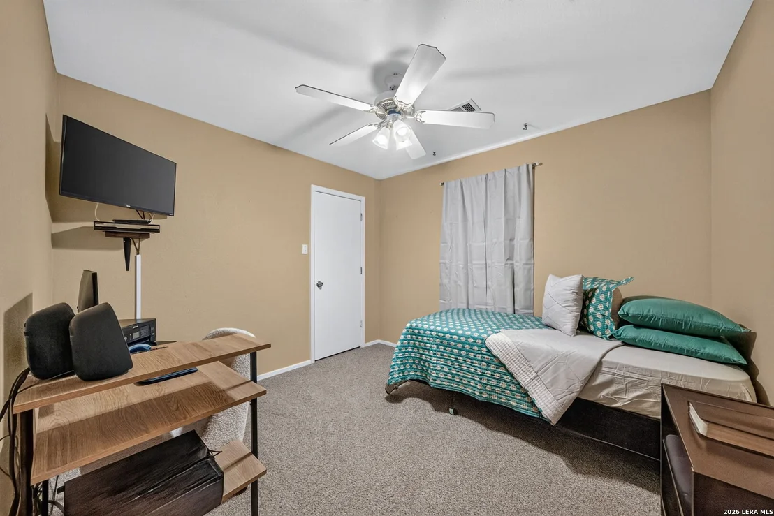 Photo of 325 WENDY LN