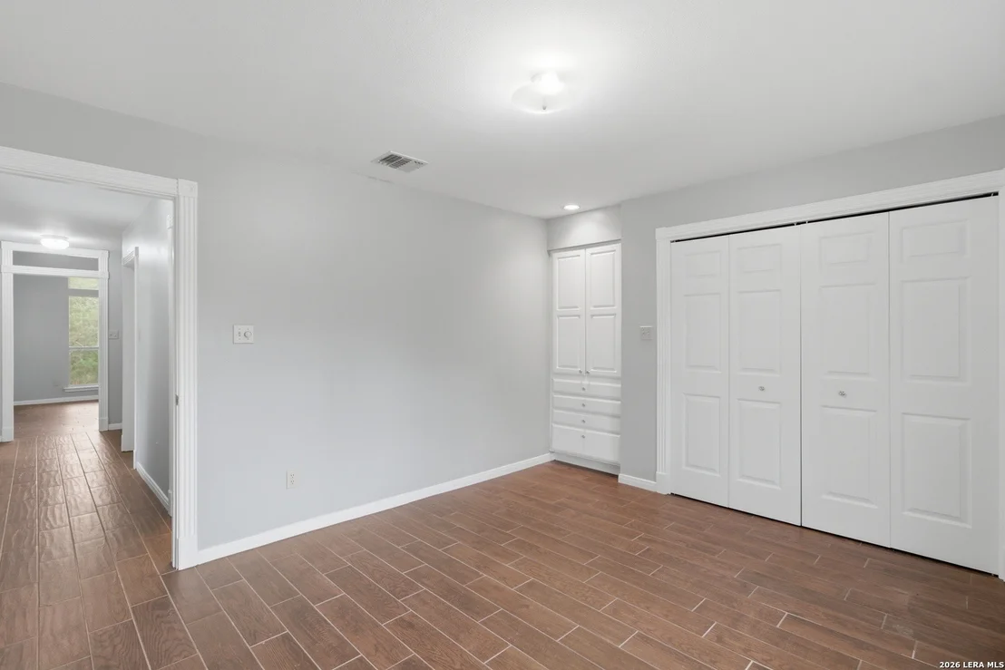 Photo of 292 Phillip Dr