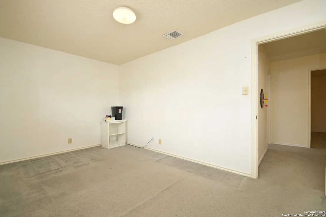 Photo of 7724 Wood Bluff