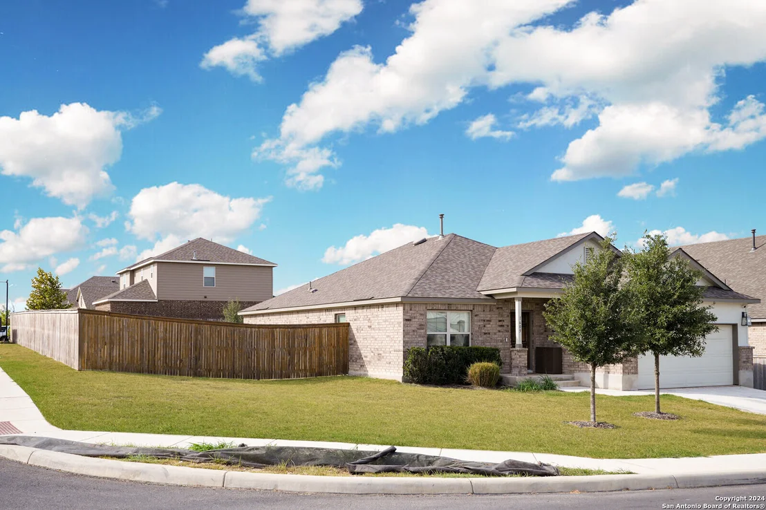 Photo of 1605 Pitcher Bend
