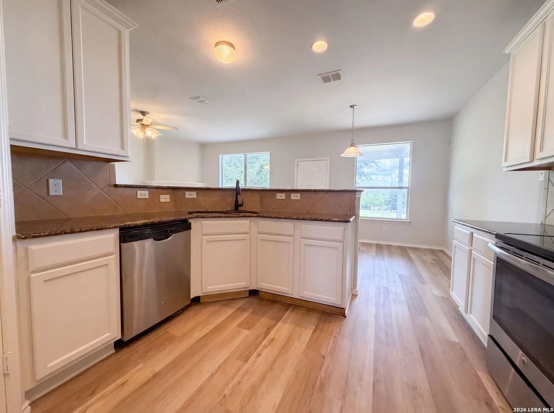 Photo of 3765 Columbia