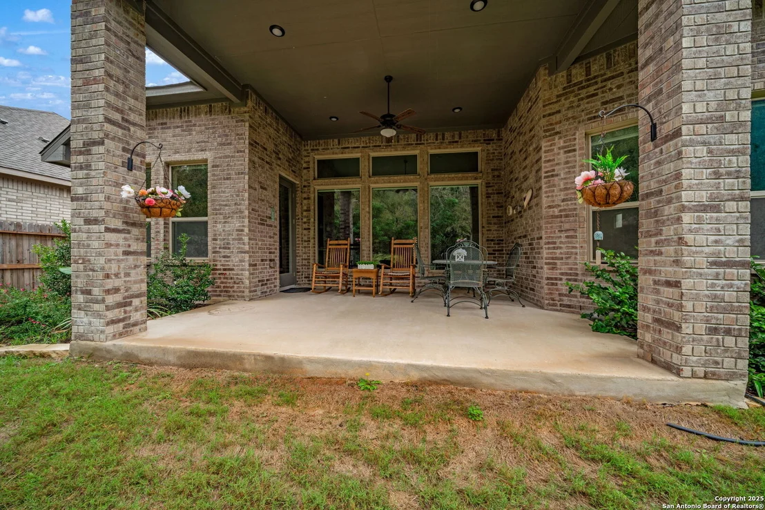 Photo of 123 Low Meadow