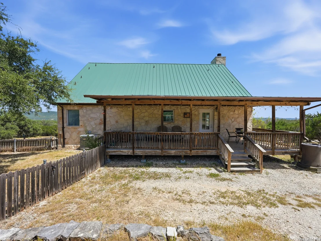 Photo of 412 Bear Springs Trl
