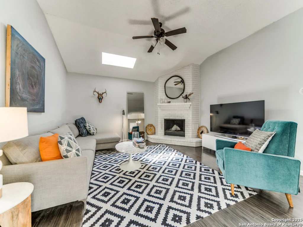 Photo of 5935 Heather View