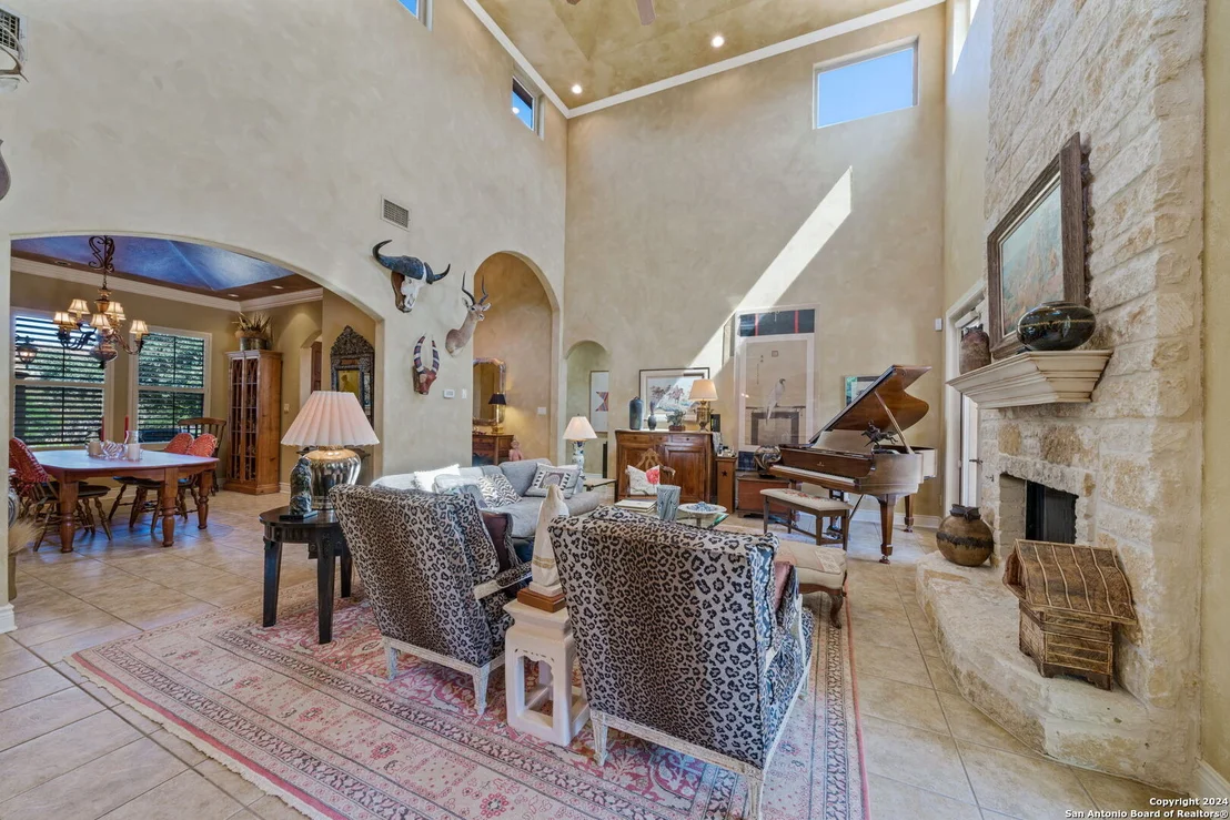 Photo of 24910 ESTANCIA CIR