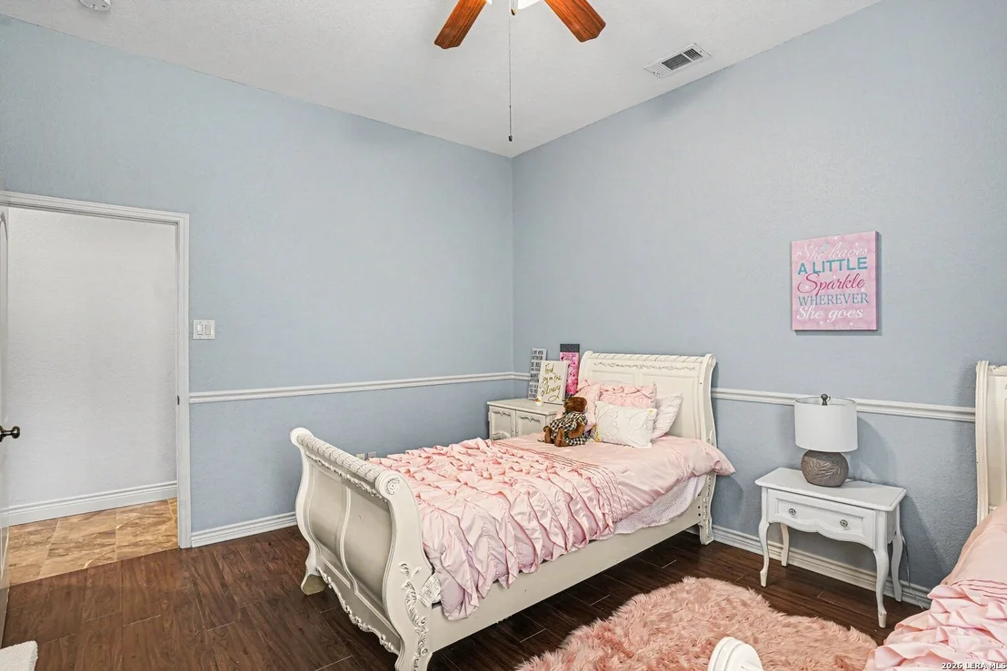 Photo of 233 MEADOWLARK LN