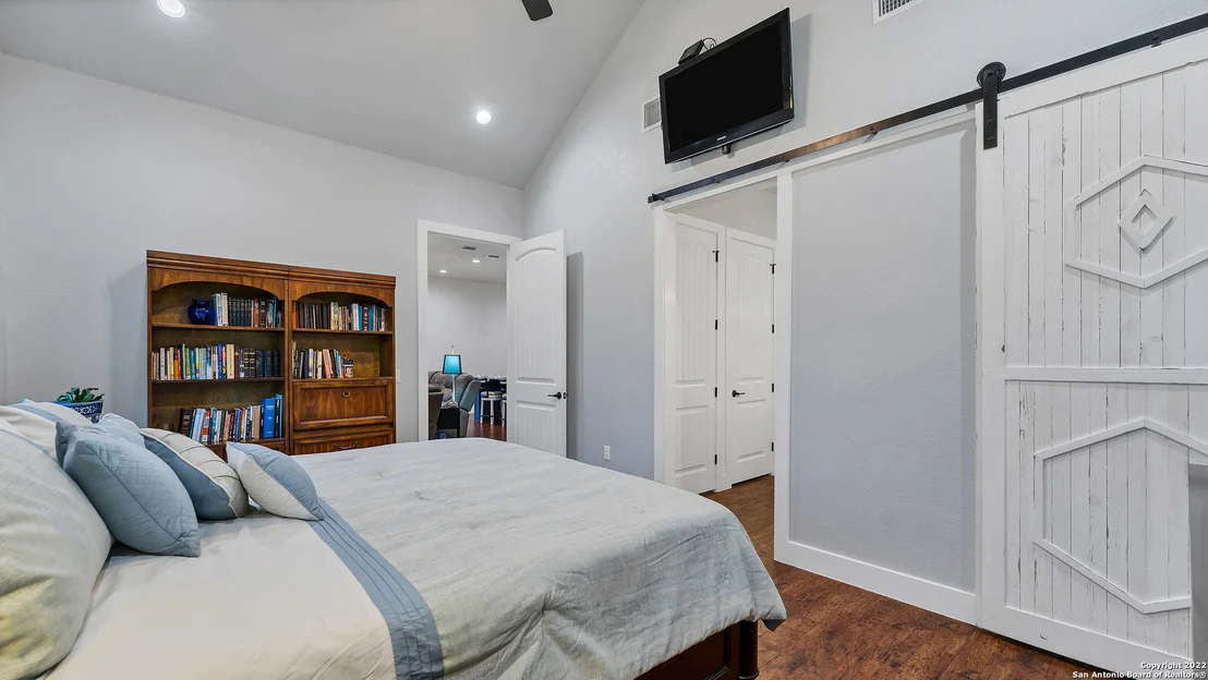 Photo of 1231 Smoky Loop Rd