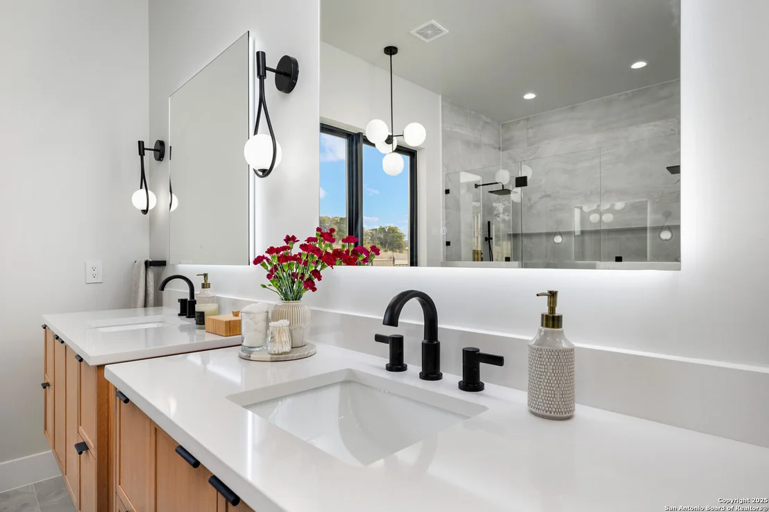 Photo of 9539 Lenox Hill