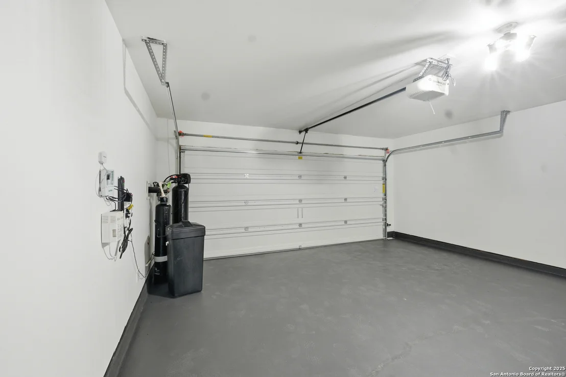 Photo of 6810 Luckey