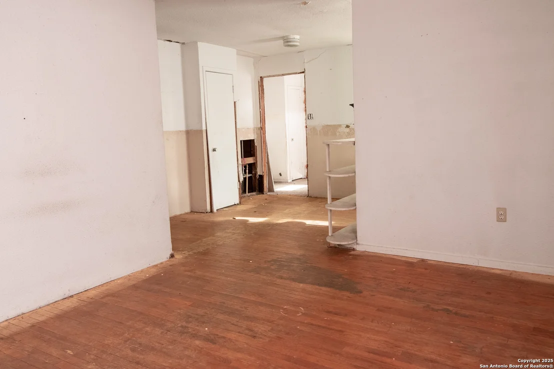 Photo of 127 Roosevelt Dr