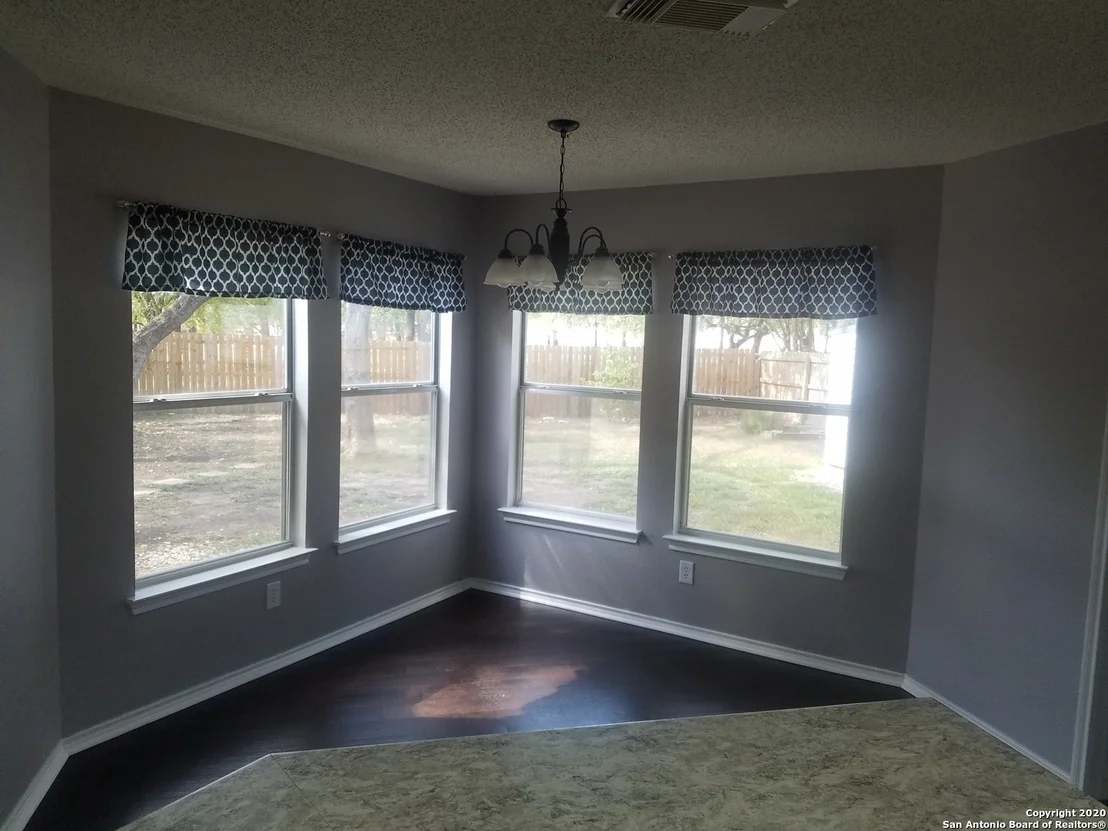 Photo of 261 SAMANTHA DR