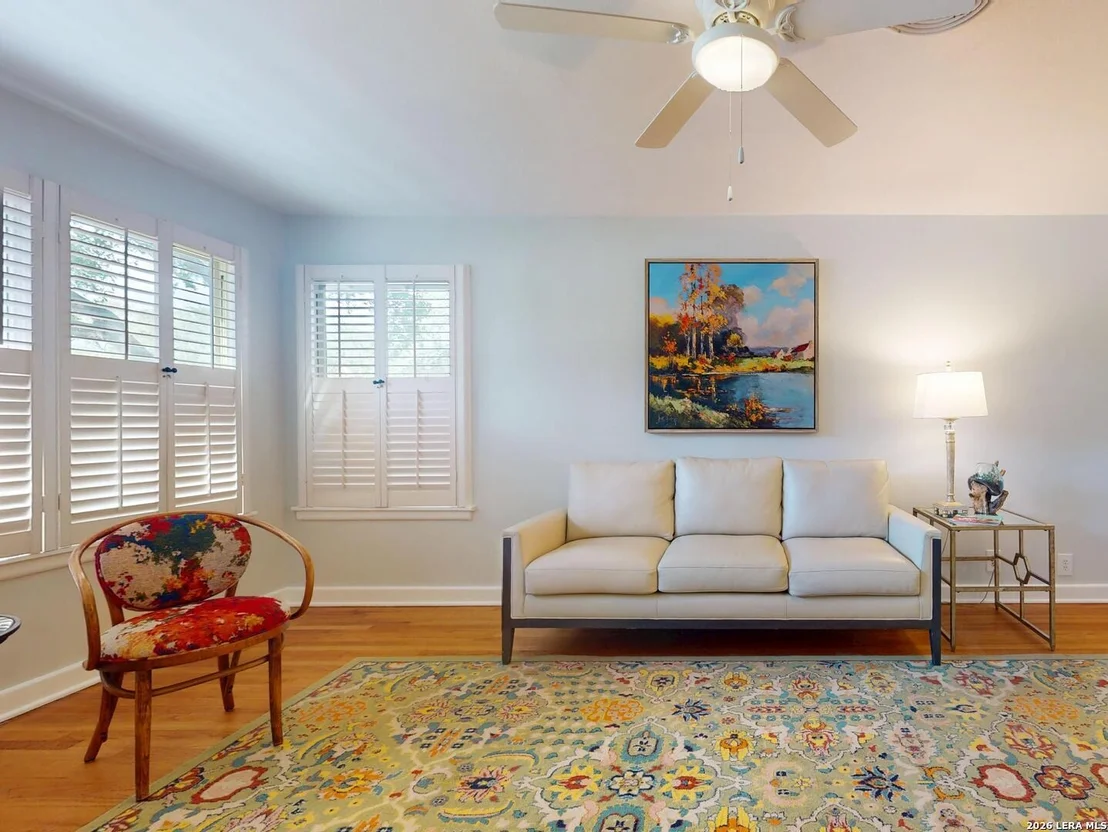 Photo of 126 BREES BLVD