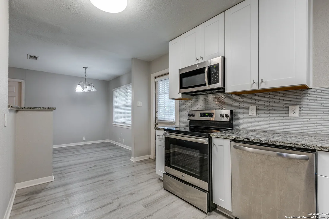 Photo of 643 OLNEY DR