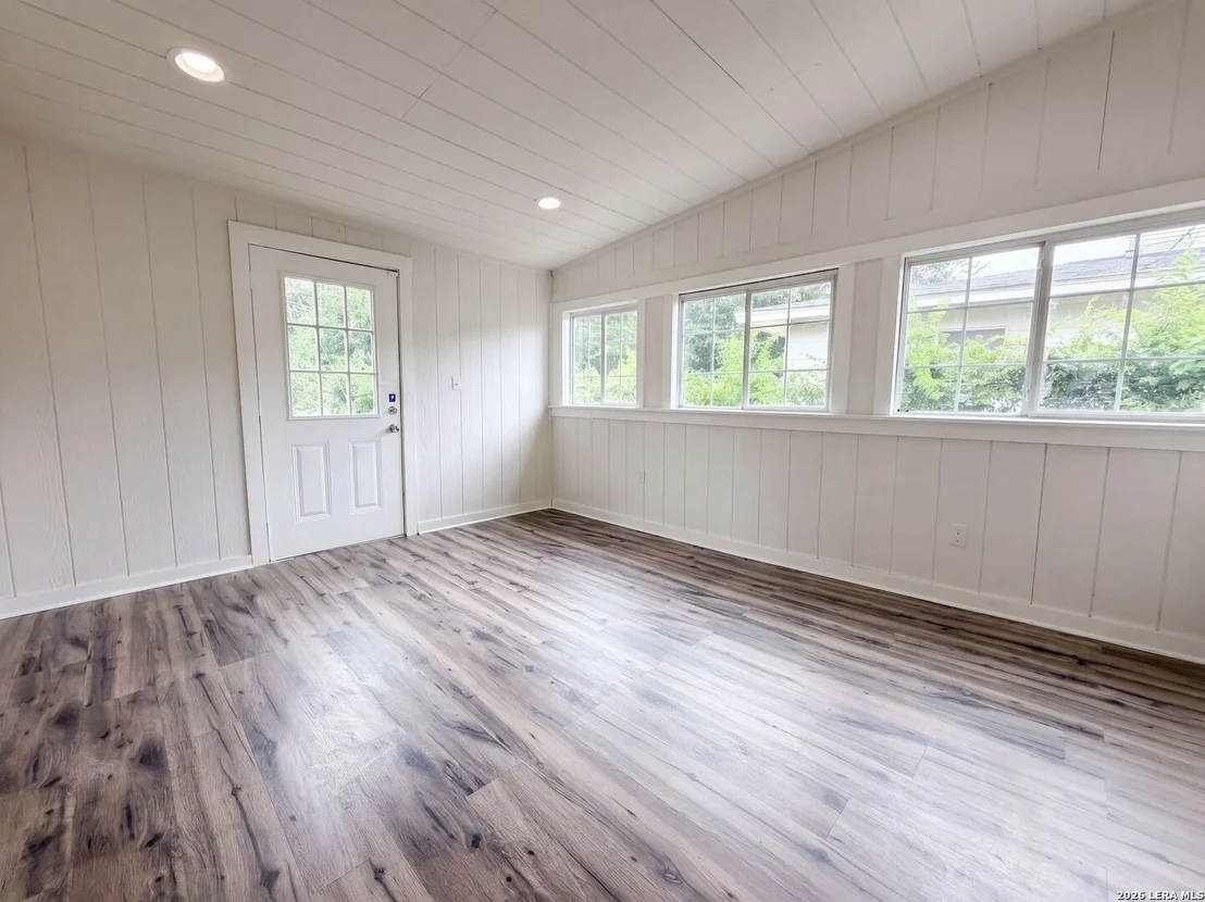 Photo of 3650 VERSAILLES DR