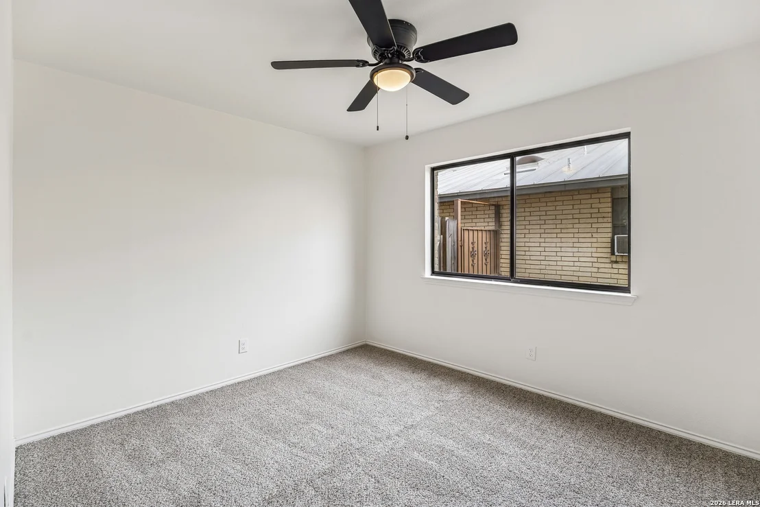 Photo of 1430 Synandra