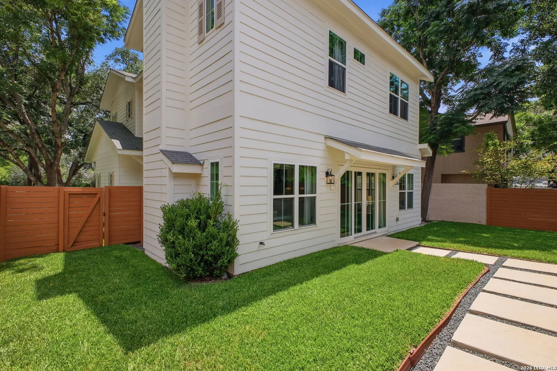 Photo of 301 OGDEN LN
