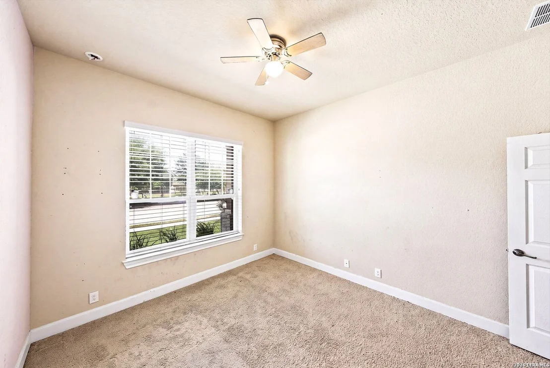 Photo of 11812 Field Bend
