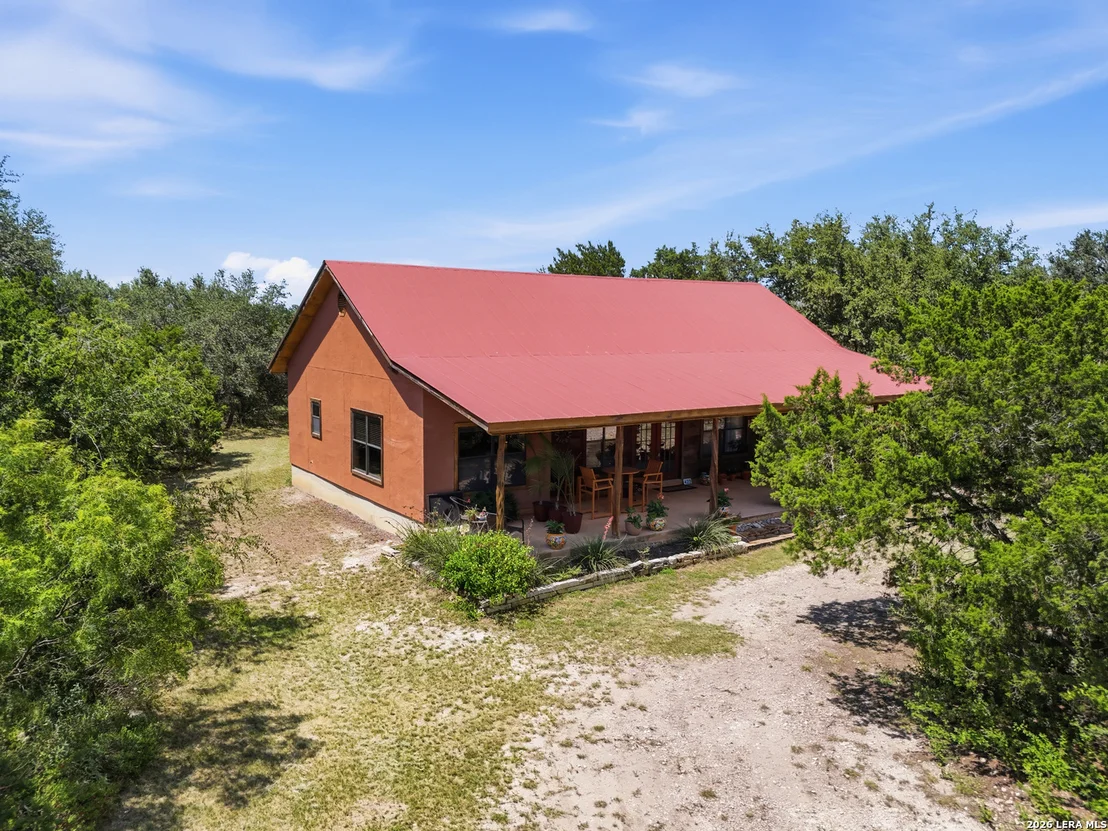 Photo of 423 KAHN RD