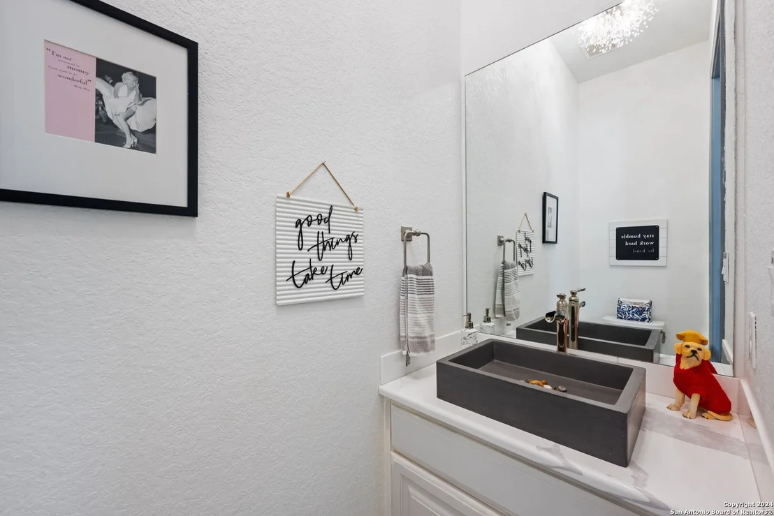 Photo of 1114 Savanna