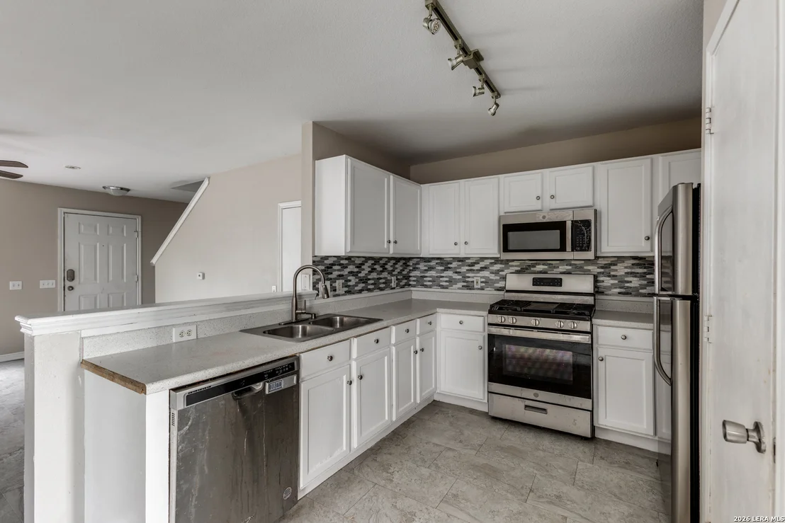 Photo of 11812 Lima