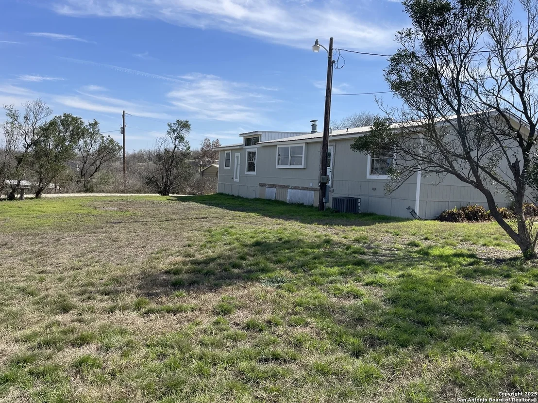 Photo of 914 COUNTY ROAD 4511