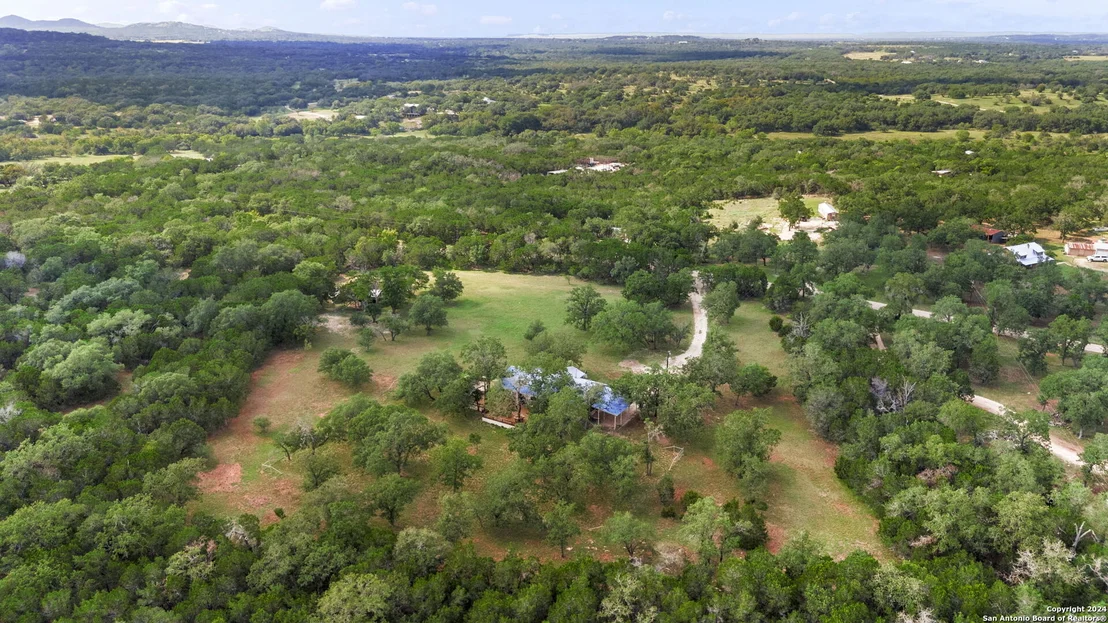 Photo of 592 Oakridge Trail