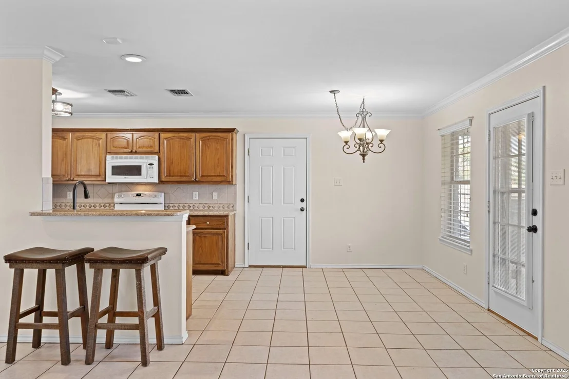 Photo of 5818 Lyndhurst Drive