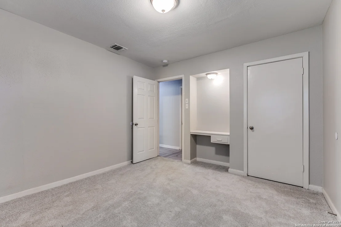 Photo of 643 OLNEY DR