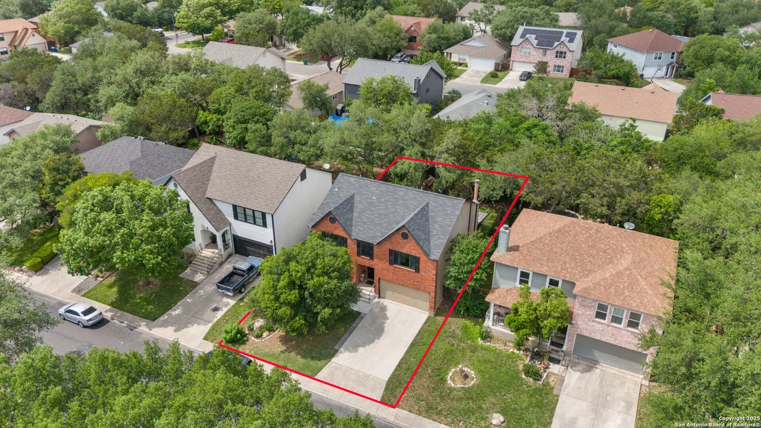 Photo of 7705 Wood Bluff