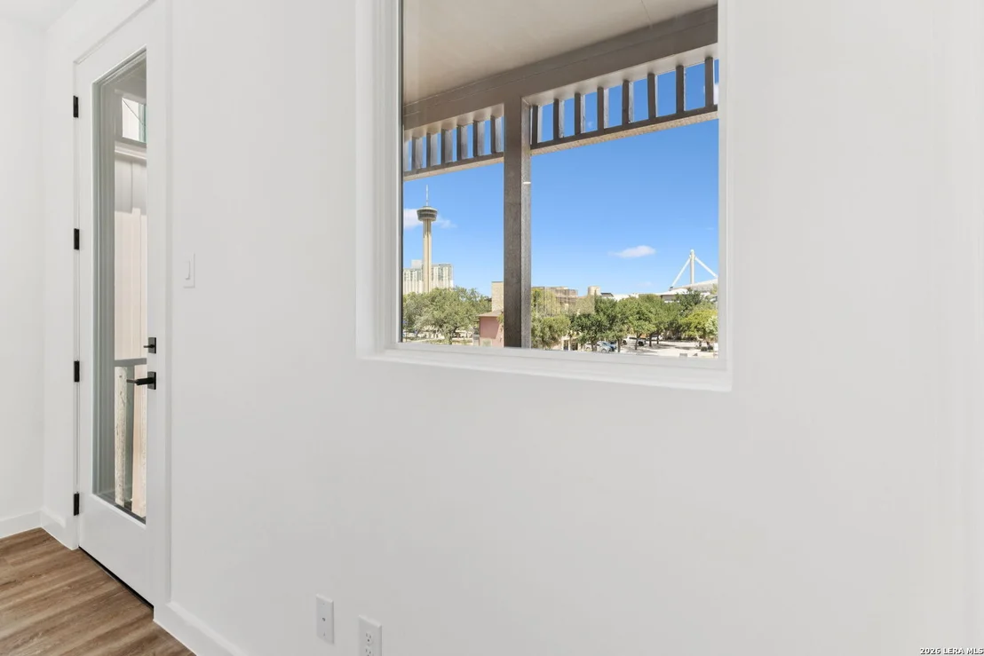 Photo of 562 McMonigal Pl.
