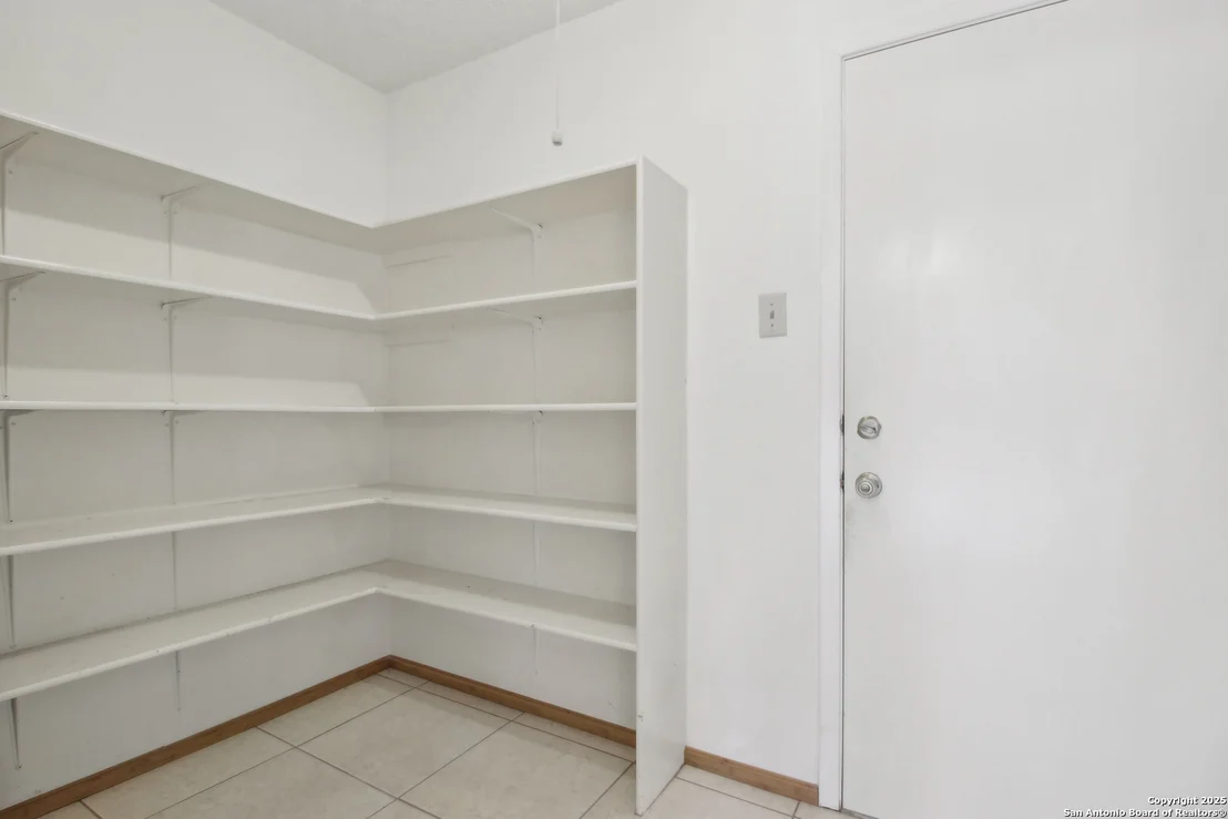Photo of 7611 Wood Bluff