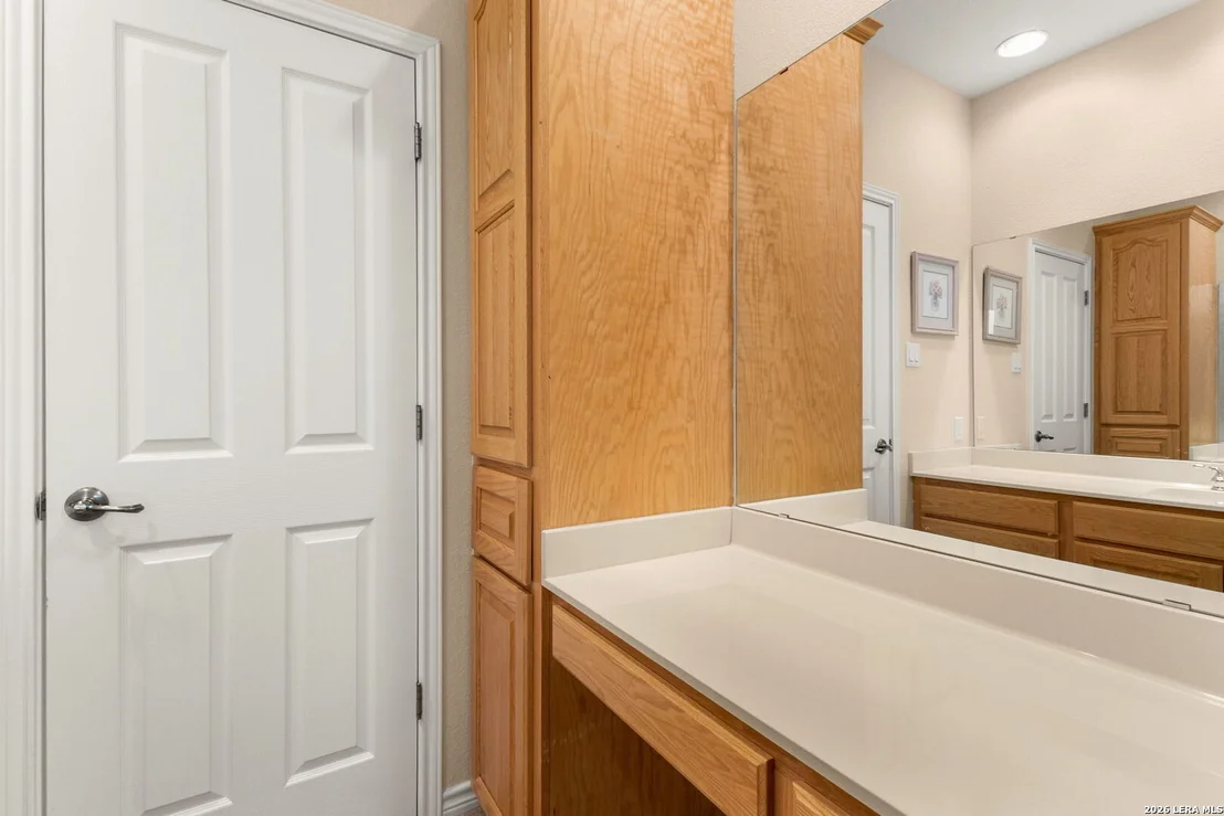 Photo of 809 Saint James