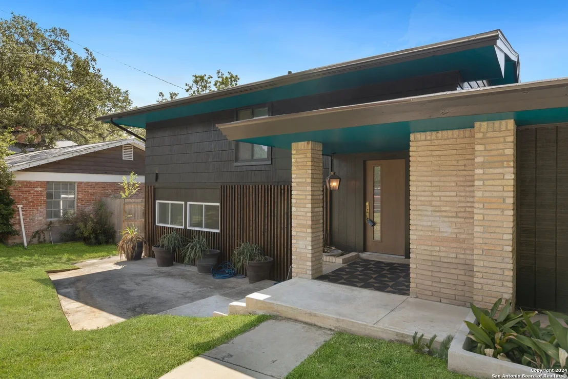 Photo of 1102 Mount Eden Dr