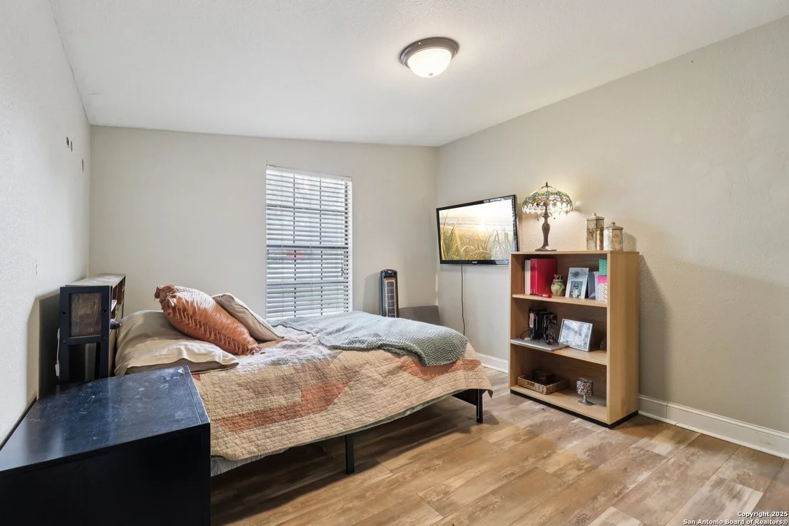 Photo of 503 Mockingbird