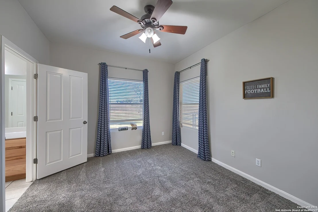 Photo of 240 Glory Lane
