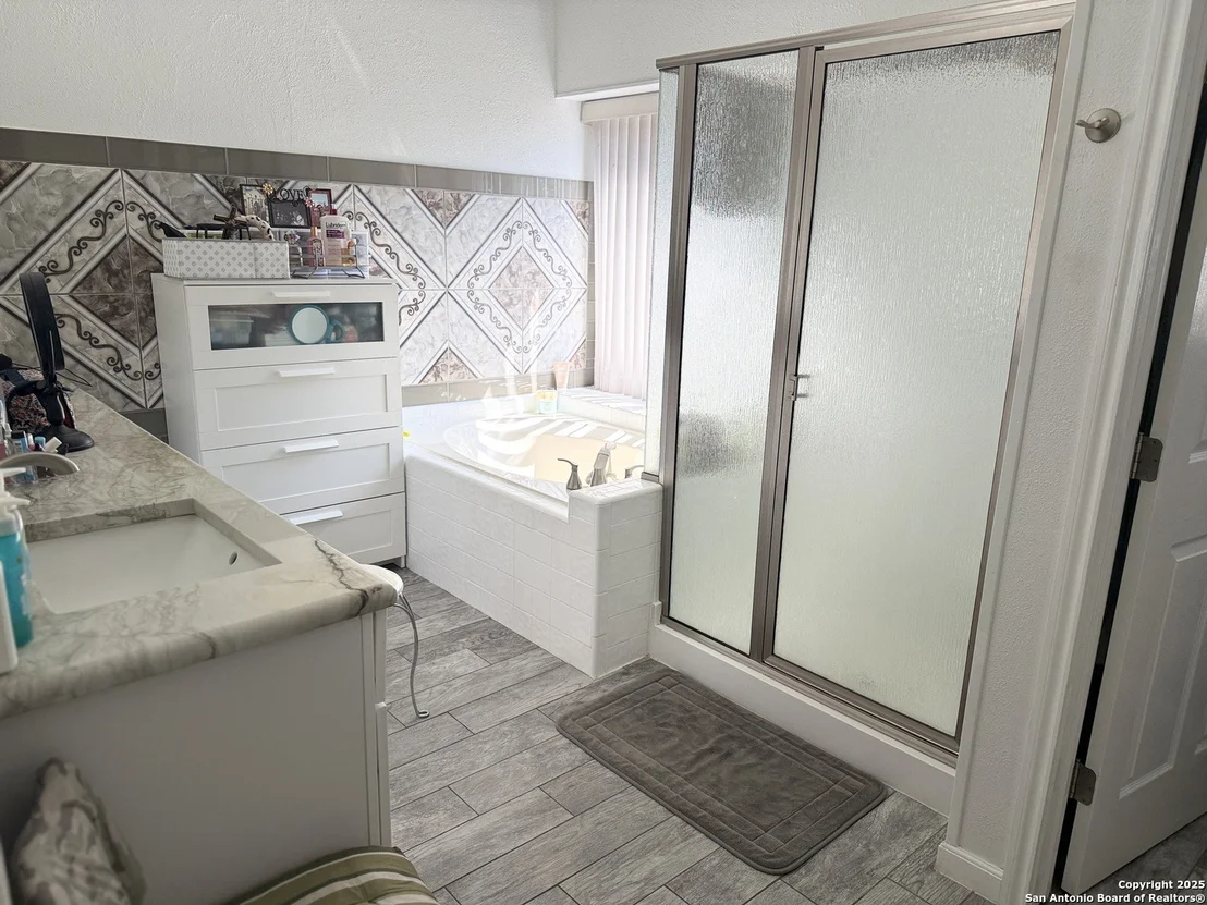 Photo of 2710 Montebello