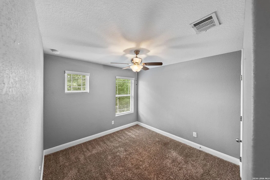 Photo of 2522 Middleground