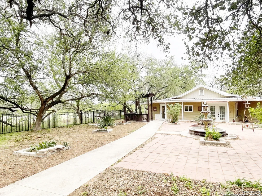 Photo of 1722 COUNTY ROAD 676
