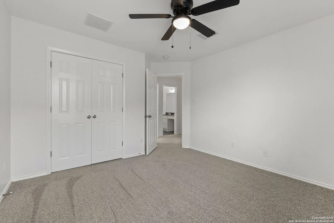 Photo of 3917 Legend Pond