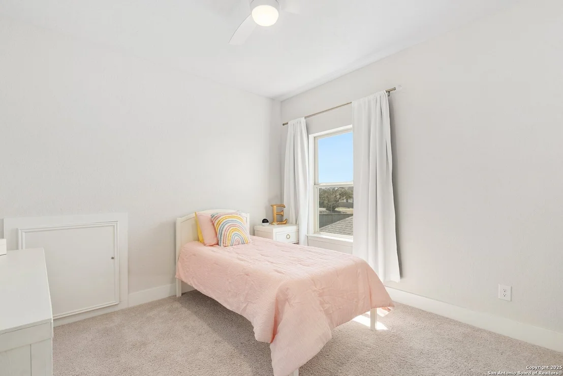 Photo of 1176 Cadogan Squire