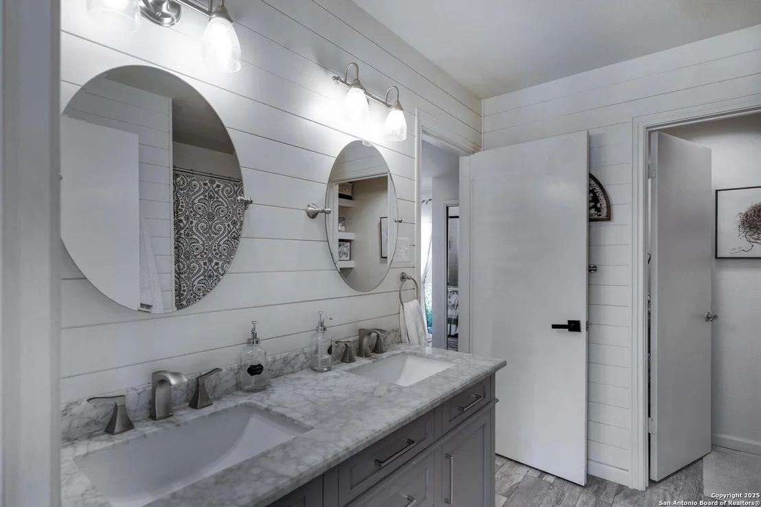 Photo of 13642 Princes Knolls