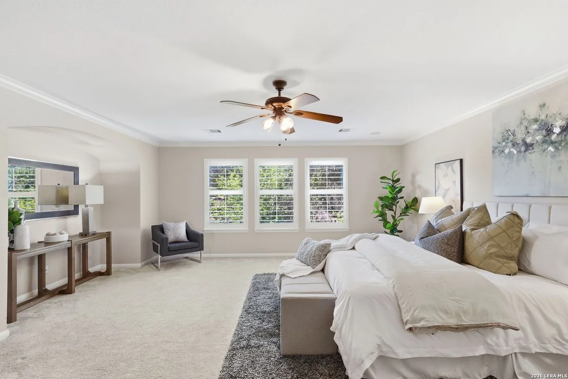Photo of 831 Queens Oak