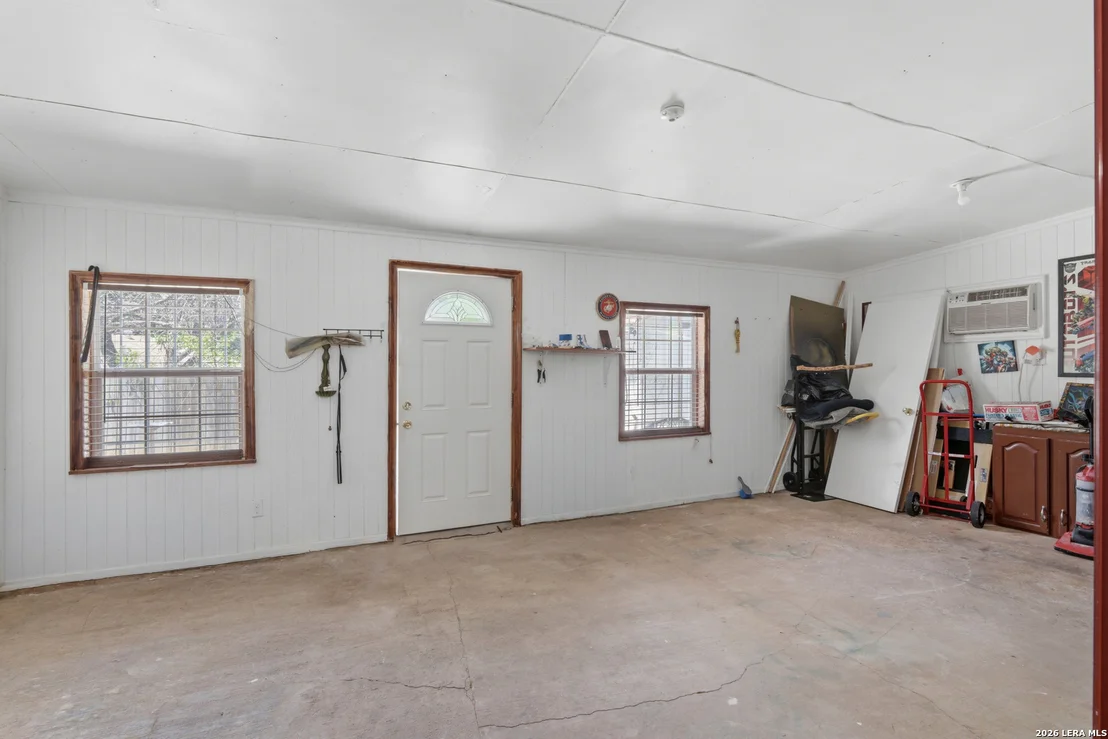 Photo of 5815 Lake Wind St