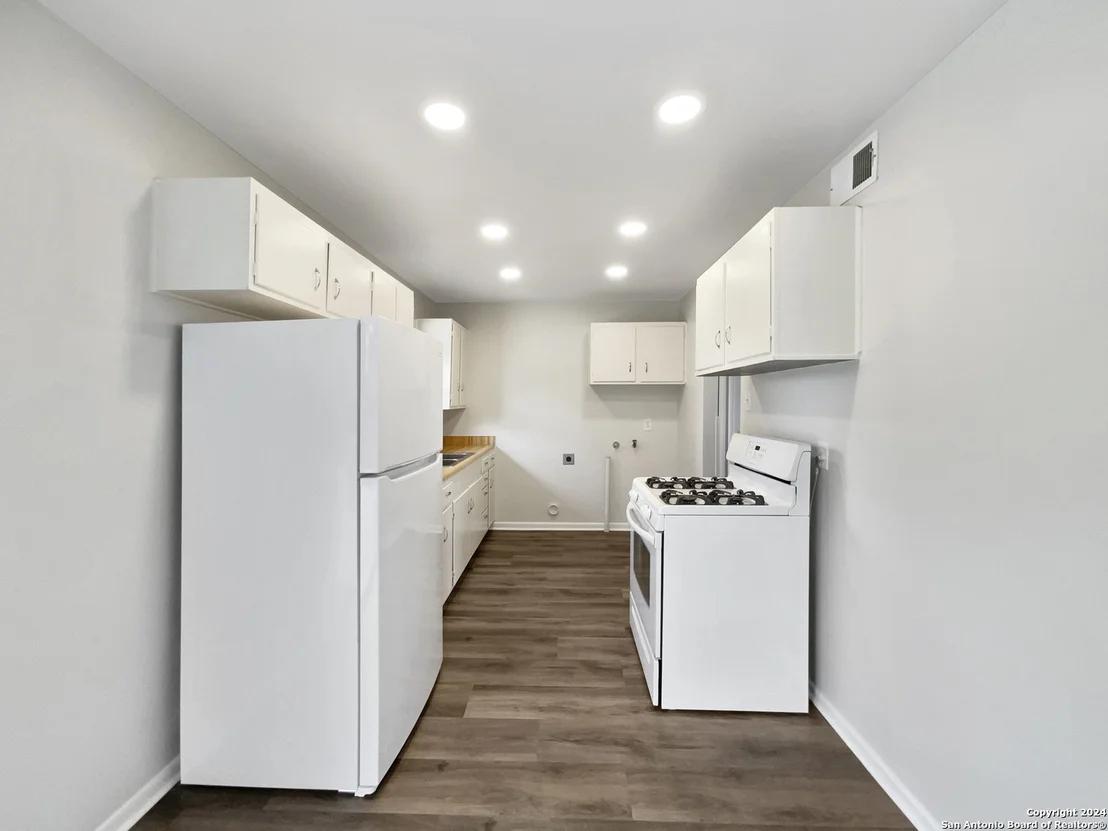 Photo of 743 UTOPIA LN