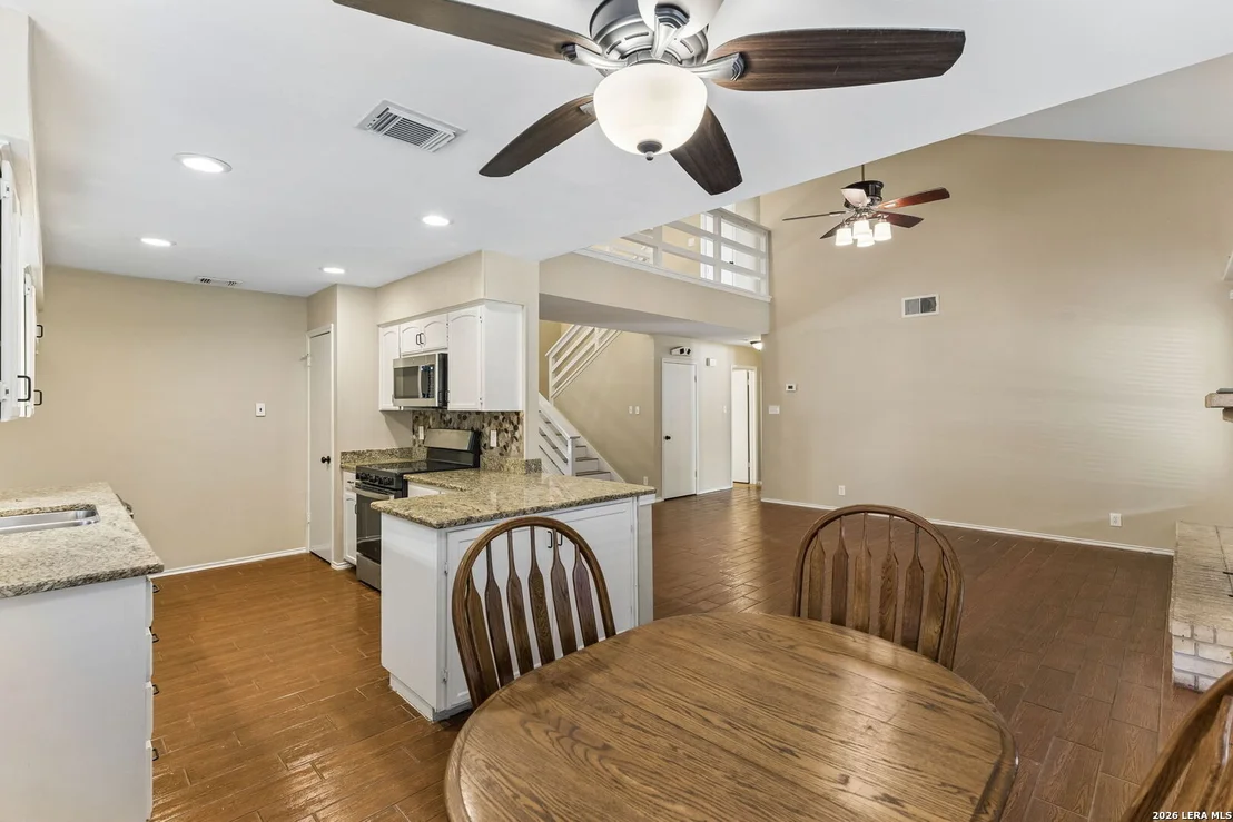 Photo of 2127 Oak Bnd